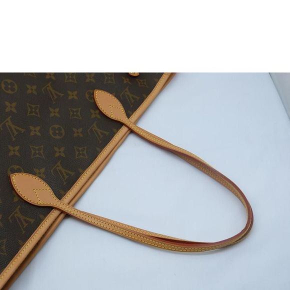 Louis Vuitton Neverfull MM Shoulder Bag - Picture 4 of 6